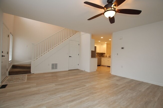Building Photo - Updated 3Bed 3Bath Townhouse in Plantation East