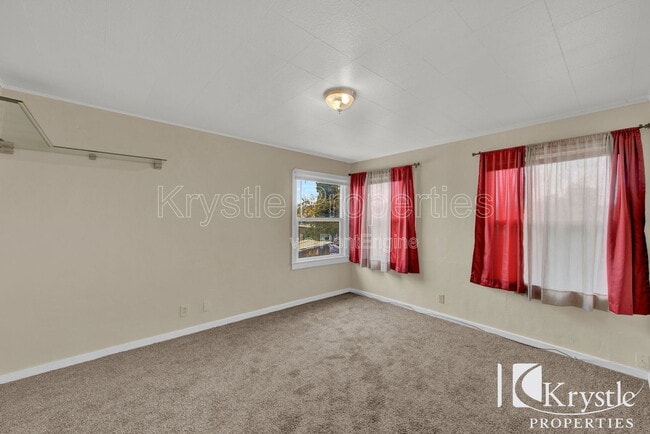 Building Photo - 320 Evans Ave