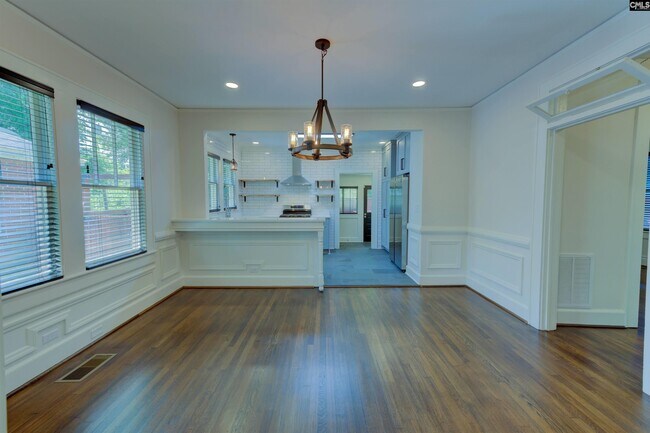 Building Photo - 2405 Sumter St