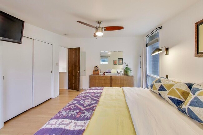 Building Photo - 321 Ferndale Rd