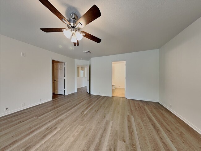 Building Photo - 11806 Skydale Dr