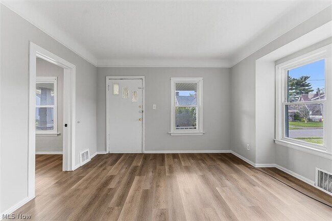 Building Photo - 4512 Oak Park Ave