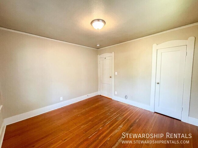 Building Photo - 1745 Olive St