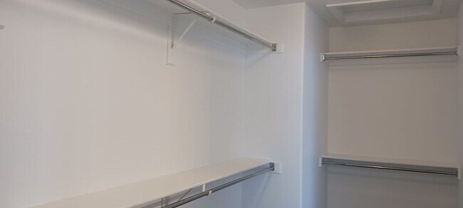 Building Photo - 3 Bed / 2 Bath with Loft