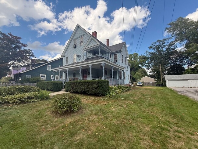 Building Photo - 182 Grove St