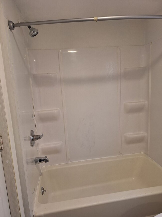 Building Photo - SL MON1527