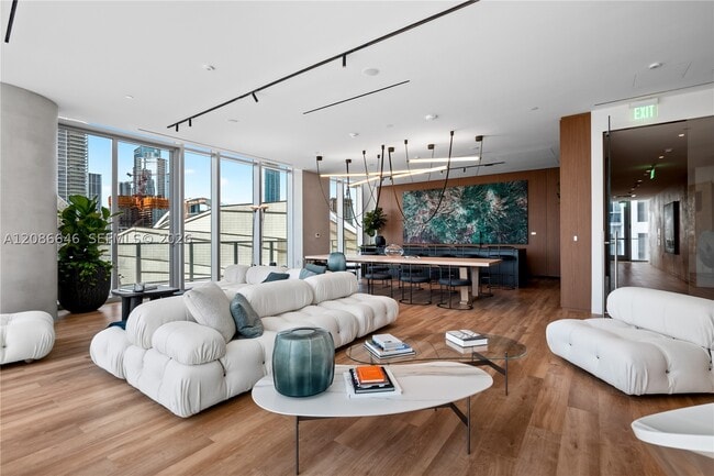 Building Photo - 1400 Biscayne Blvd