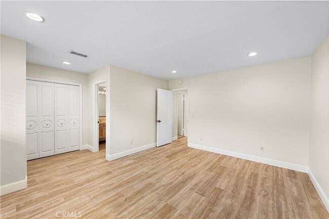 Building Photo - 7 Blue Lagoon