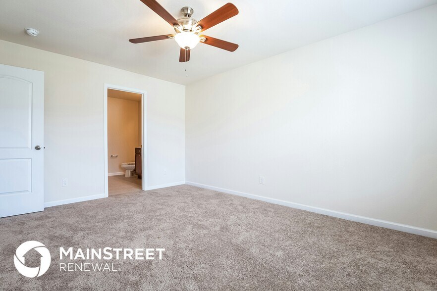 Building Photo - 2515 Queen Bee Dr