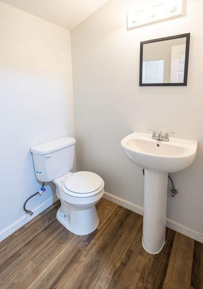 Building Photo - MUST SEE! Charming Studio Apartment! BACK ...