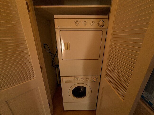 Building Photo - 1427-1429-1429 Taraval St