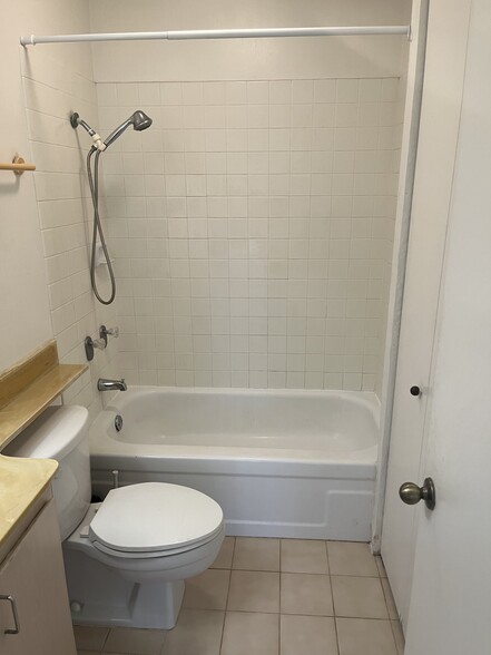 Building Photo - 775 Kinalau Pl