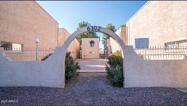 Primary Photo - 6302 N 64th Dr
