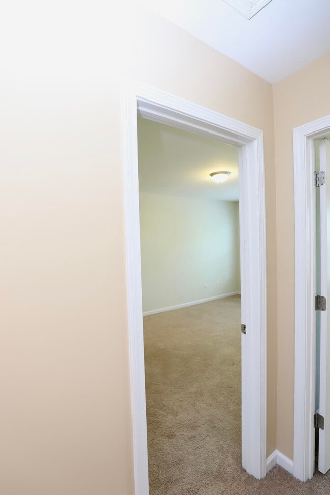 Building Photo - 1761 Nicholas Dr