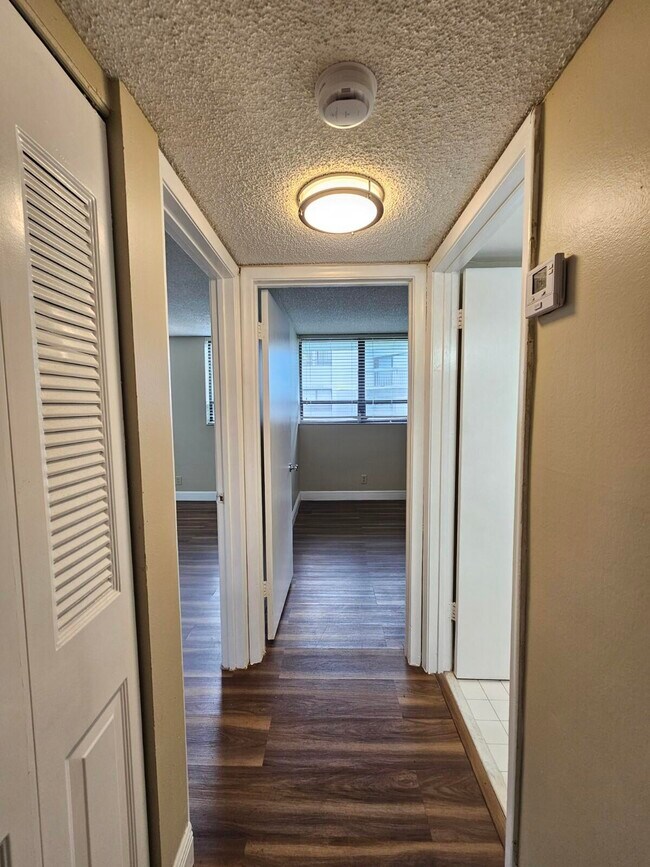 Building Photo - 2000 N Congress Ave