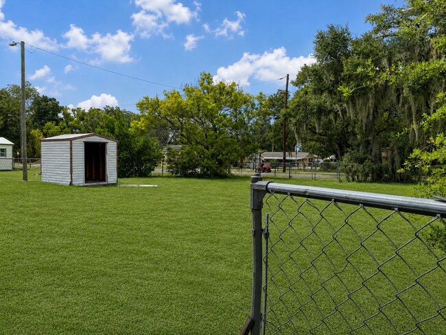 Building Photo - 3 Bedroom Home for Rent Near Tiger Stadium & Lakeland Regional!