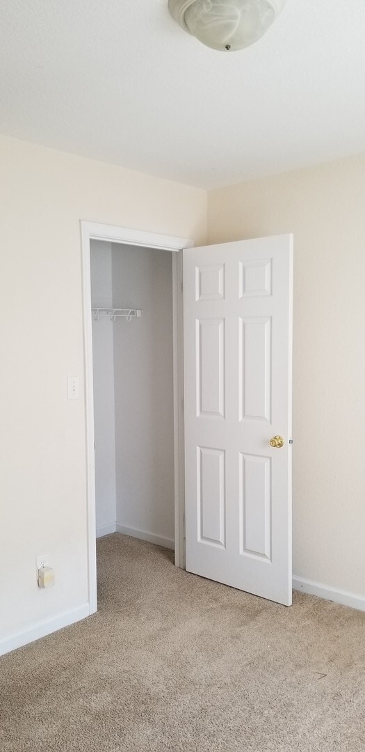 Building Photo - 3 Bedroom 2.5 Bath single family in Chesap...
