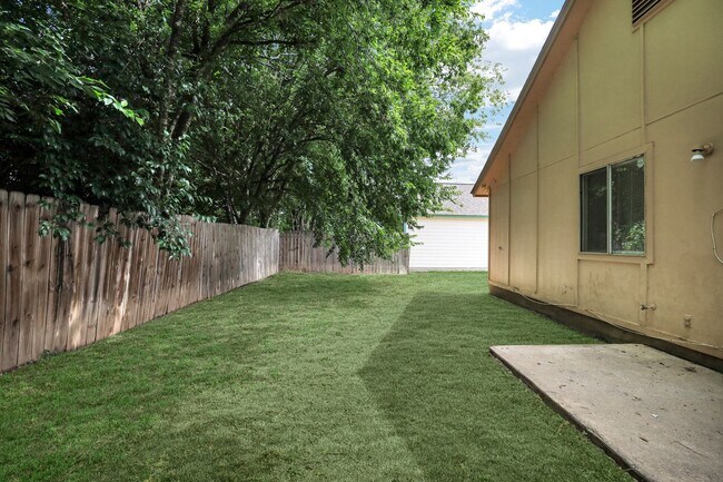 Building Photo - 7204 Hardesty