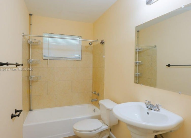 Building Photo - 135 NW 208th St