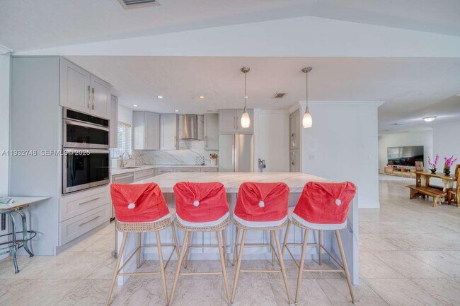 Building Photo - 13220 SW 84th Ave