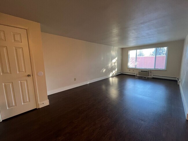 Building Photo - Mathews634 (KC-JF-NB)