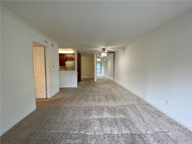 Building Photo - 5515 Canoga Ave
