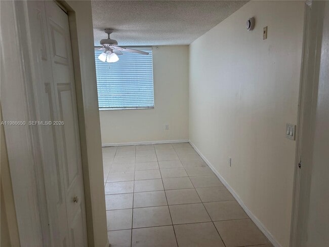 Building Photo - 655 SW 111th Way