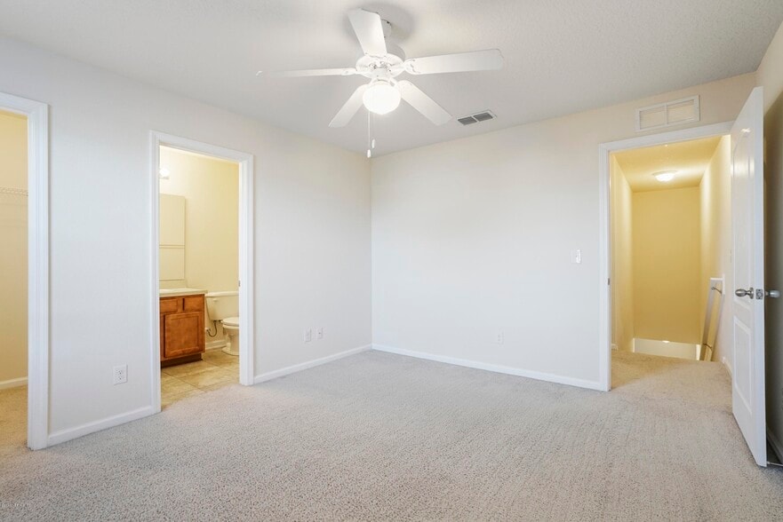 Building Photo - 790 Servia Dr