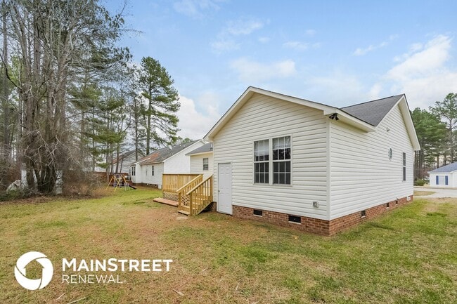 Building Photo - 305 Trestlewood Ln