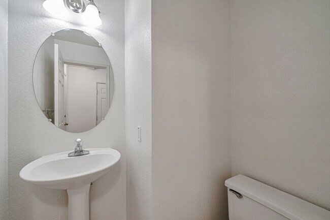 Building Photo - 4902 Hibernia Dr