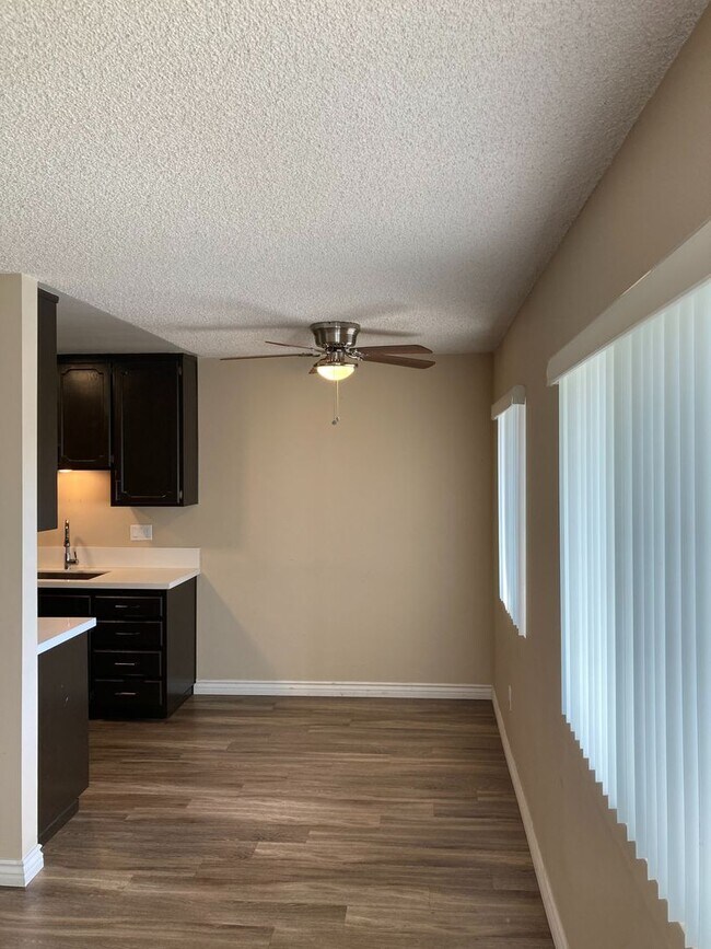 Building Photo - Upgraded 1 Bed/1 Bath in University Heights