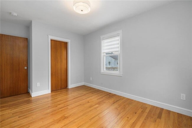 Building Photo - 5 Holten Ave