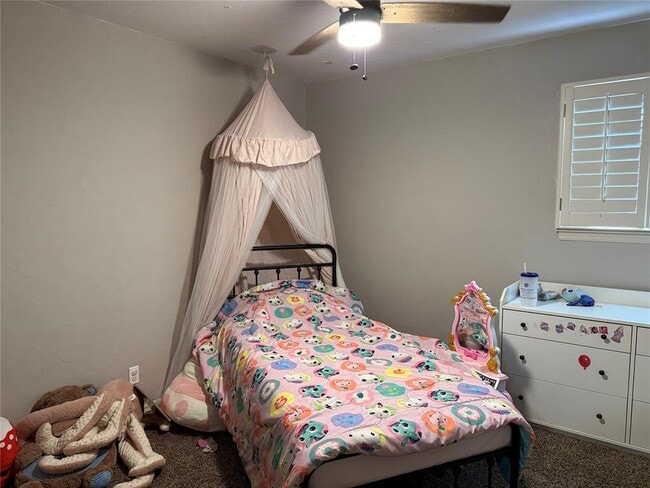 Building Photo - 1327 Canterbury Blvd