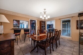 Building Photo - 127 Sagewood Dr