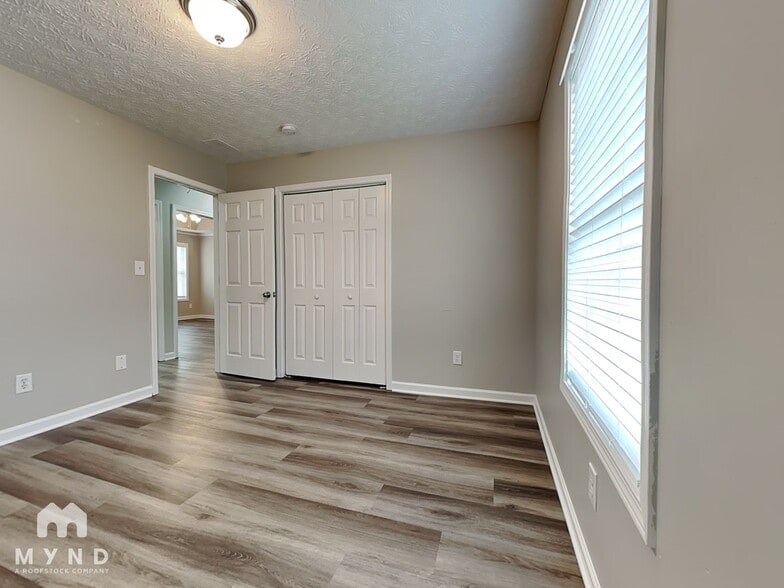 Building Photo - 158 Mcarthur Dr