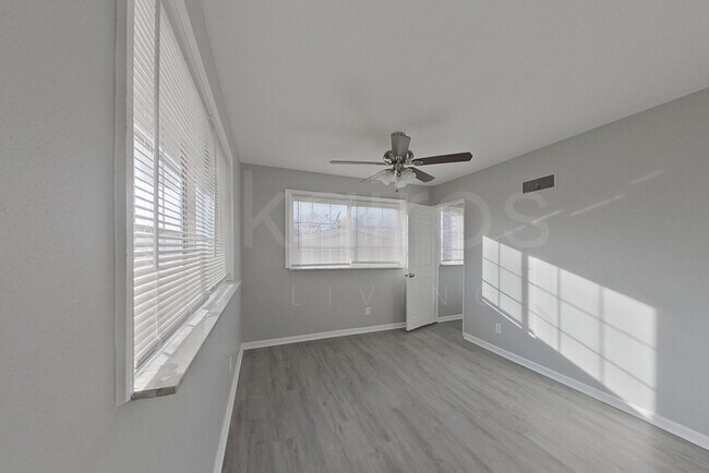 Building Photo - 2278 Gadbury Dr