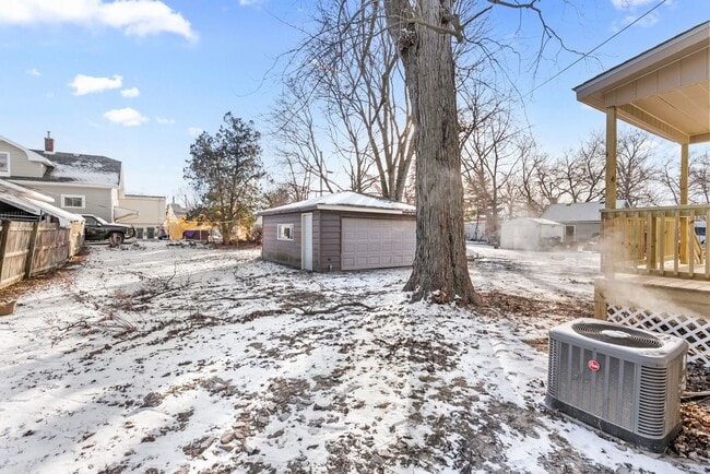 Building Photo - 867 Church Rd