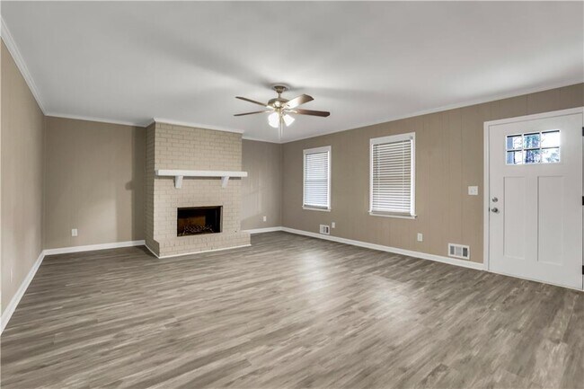 Building Photo - 4952 Pebblebrook Dr