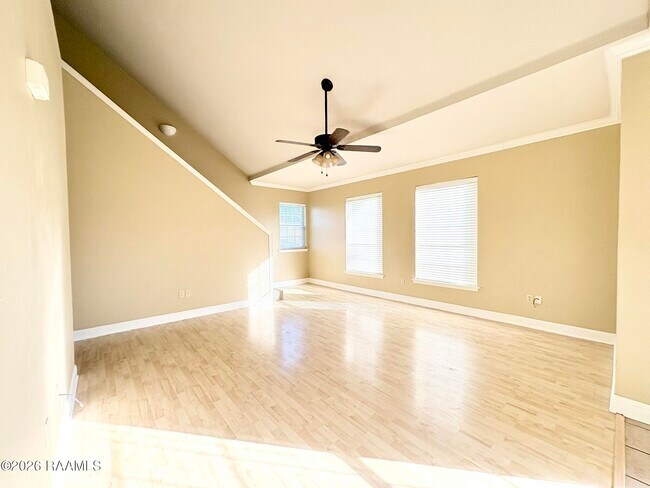 Building Photo - 4441 Burbank Dr