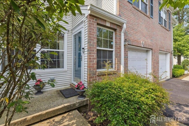 Building Photo - 302 Berkshire Dr