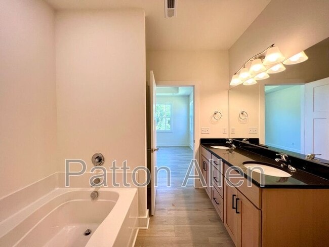 Building Photo - 117 N Christie Ct