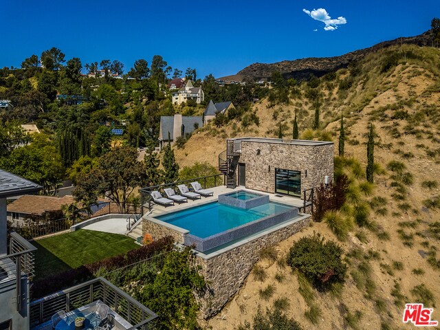 Building Photo - 6201 Rodgerton Dr