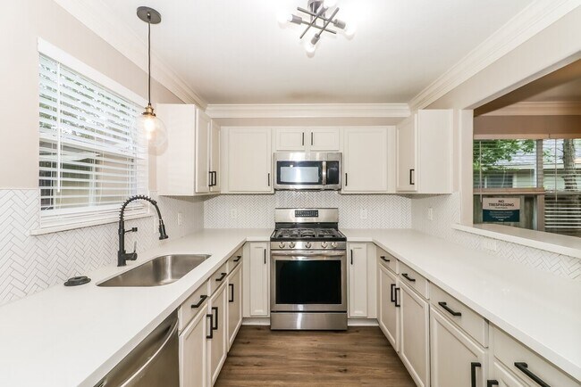 Building Photo - 12807 Colony Heath Ln