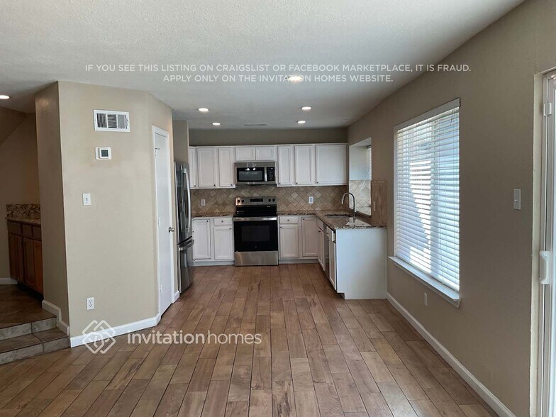 Building Photo - 2117 Belmont Park Dr
