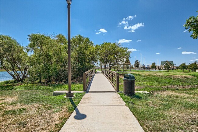 Building Photo - HUGE 5 BEDROOM HOME FOR RENT IN LUCKEY RANCH! WITHIN 10 MILES FROM LACKLAND AFB.