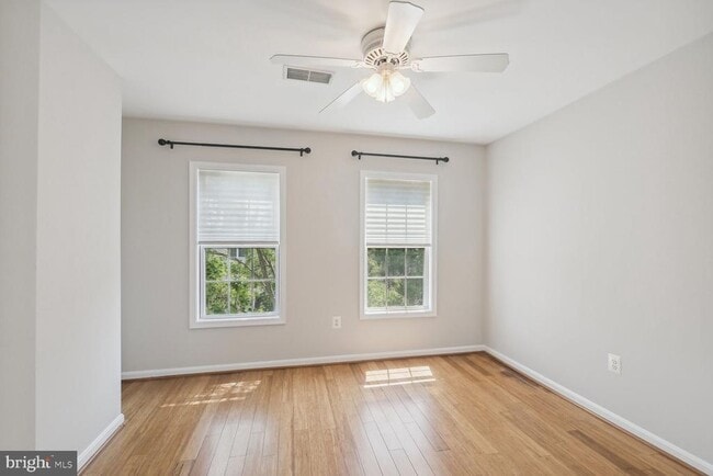 Building Photo - 2547 Sandbourne Ln