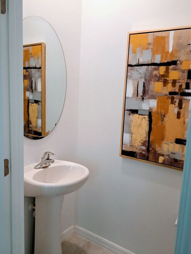 Building Photo - Townhouse in Land O' Lakes - The Townes at Lake Thomas