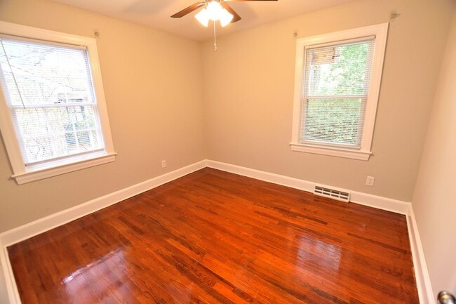 Building Photo - 227 Clayton St