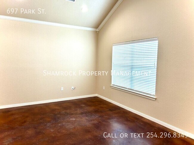 Building Photo - McGregor Springs Square Addition