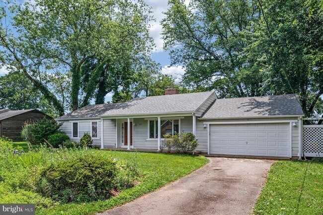 Building Photo - 109 Lake View Drive